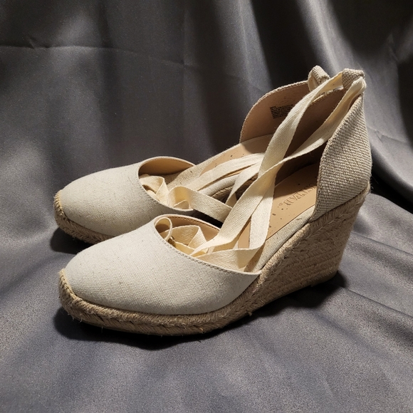 Women's Cream Espadrille Wedge Shoes - Picture 6 of 10